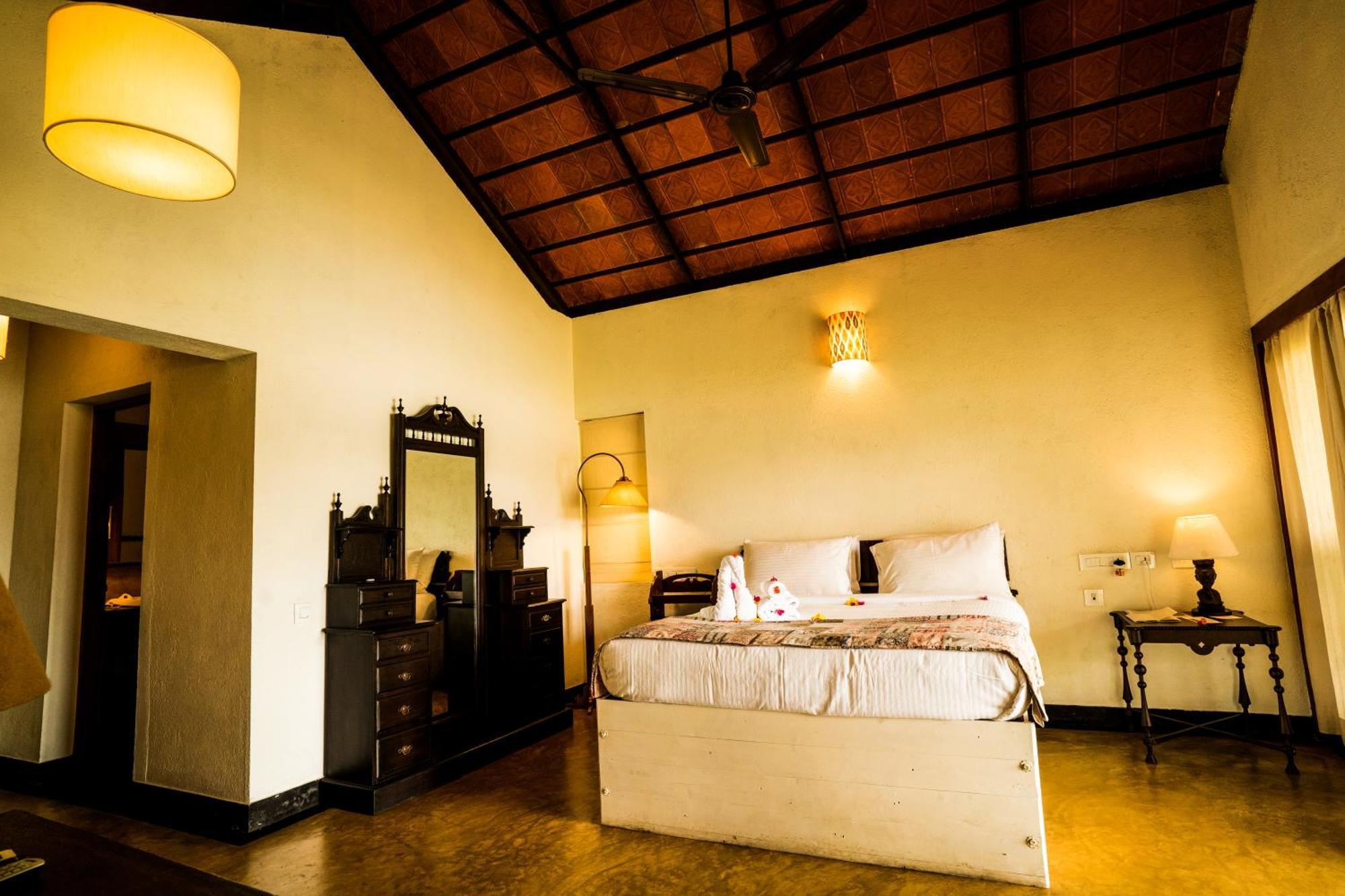 Cranganor History Cafe & Riverside Chateau North Paravur Экстерьер фото